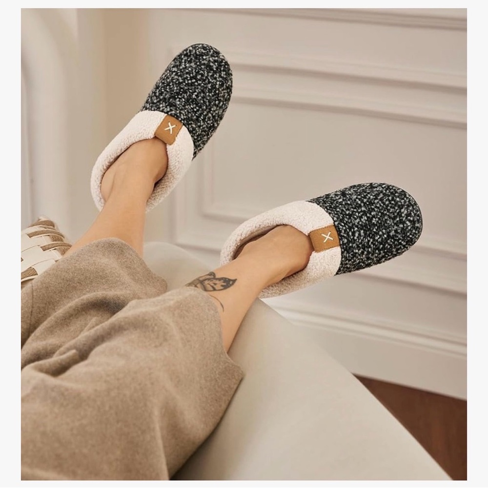 ULTRAIDEAS Women's Slipper with Memory Foam with Anti-Skid Rubber Sole